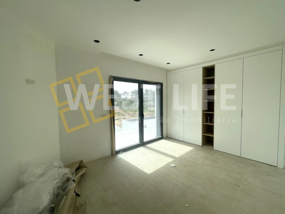 Moradia T4 para Venda em Silveira Foto 12