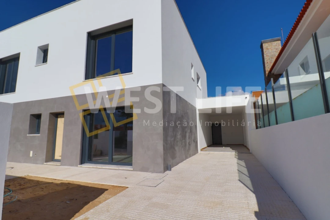 Moradia T4 para Venda em Silveira Foto 14