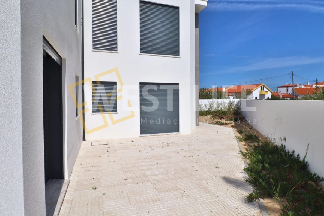 Moradia T4 para Venda em Silveira Foto 24