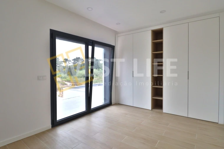 Moradia T4 para Venda em Silveira Foto 7