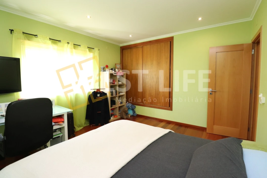 Moradia T3 para Venda em Colares Foto 15