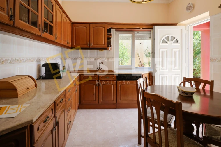 Moradia T5 para Venda em São Pedro da Cadeira Foto 9