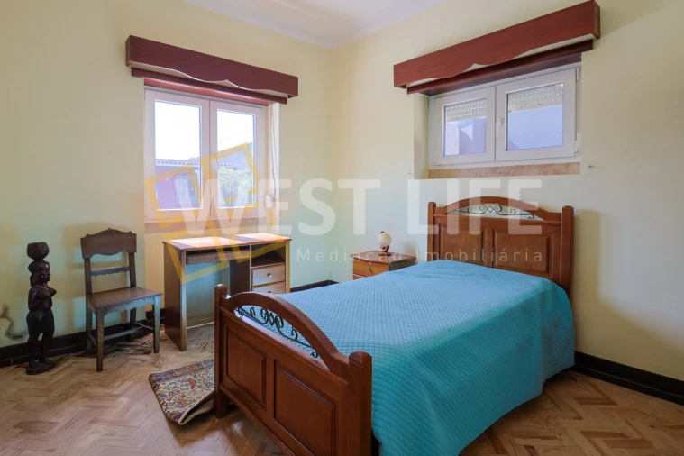 Moradia T5 para Venda em São Pedro da Cadeira Foto 11