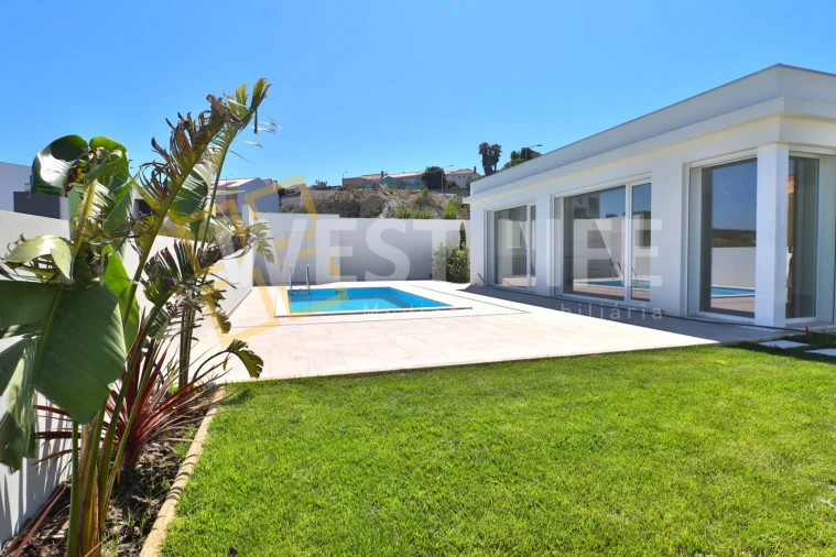 Moradia T3 para Venda em Lourinhã e Atalaia Foto 1