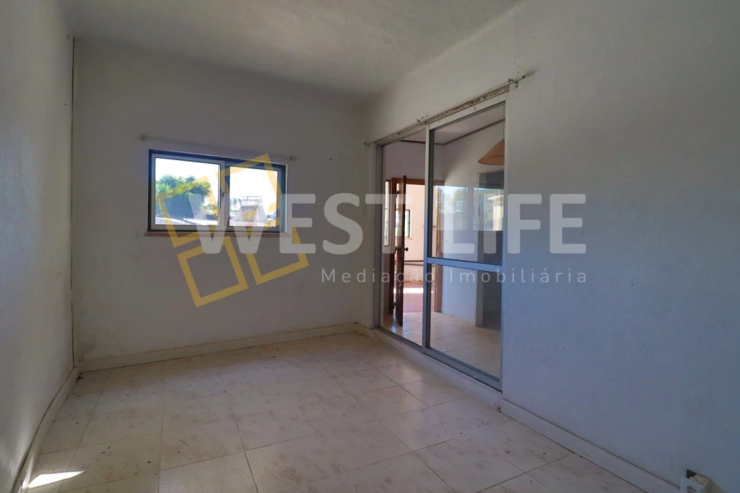 Moradia T6 para Venda em Venda do Pinheiro e Santo Estêvão das Galés Foto 11