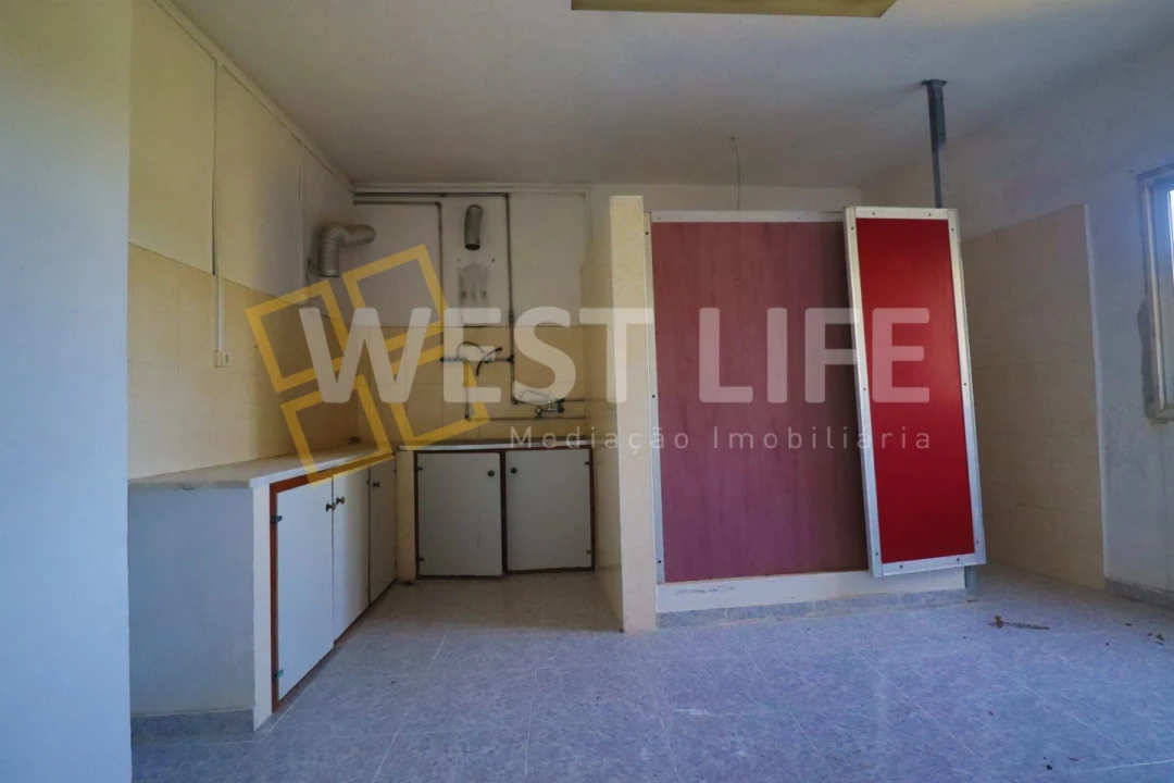 Moradia T6 para Venda em Venda do Pinheiro e Santo Estêvão das Galés Foto 28