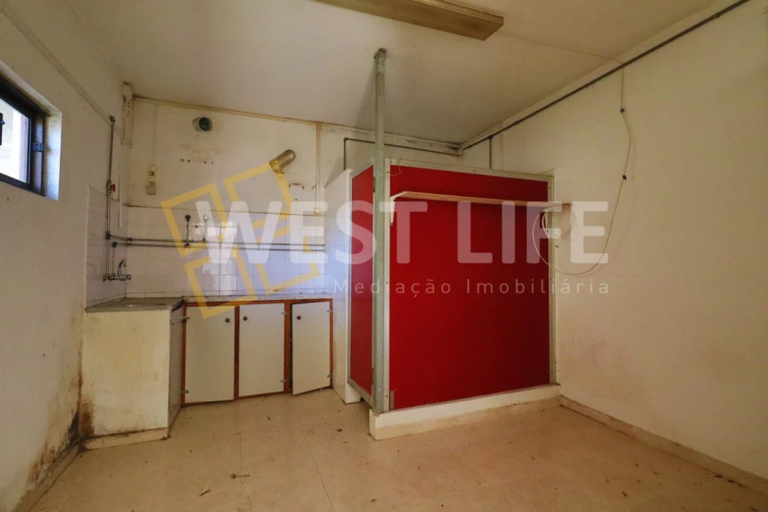 Moradia T6 para Venda em Venda do Pinheiro e Santo Estêvão das Galés Foto 30