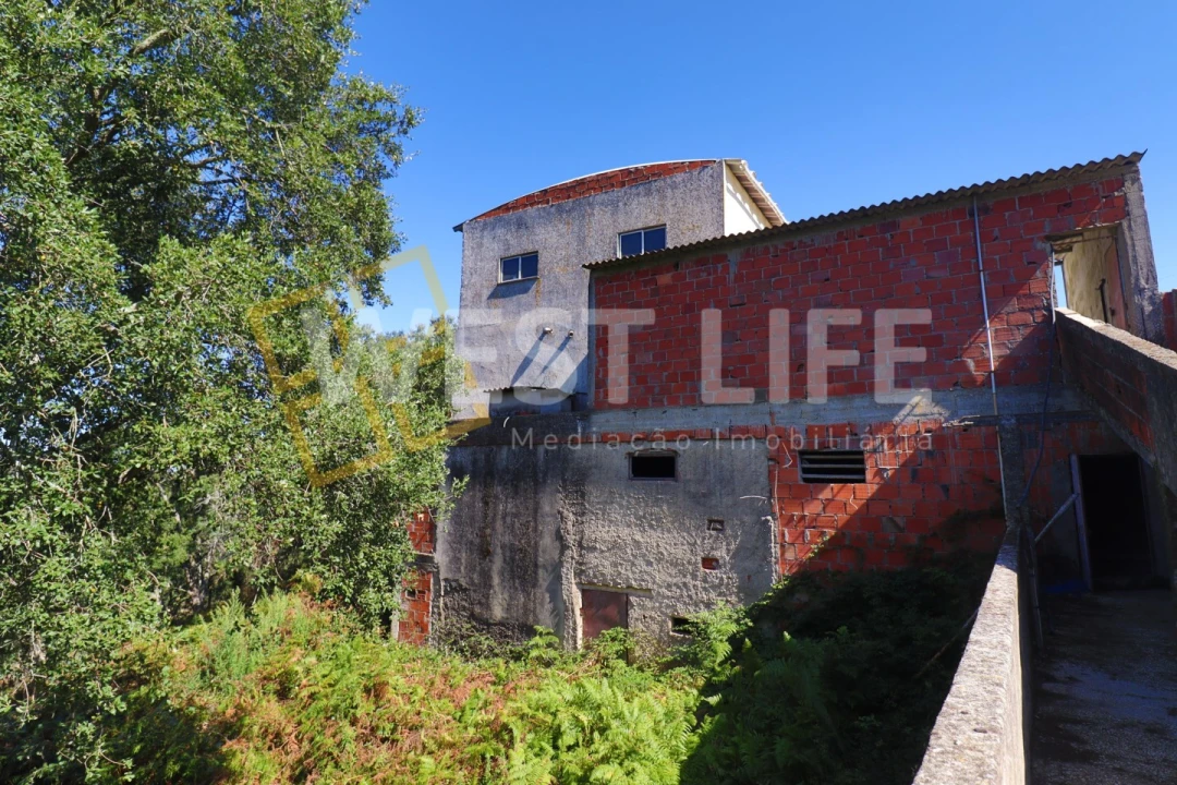 Moradia T6 para Venda em Venda do Pinheiro e Santo Estêvão das Galés Foto 33