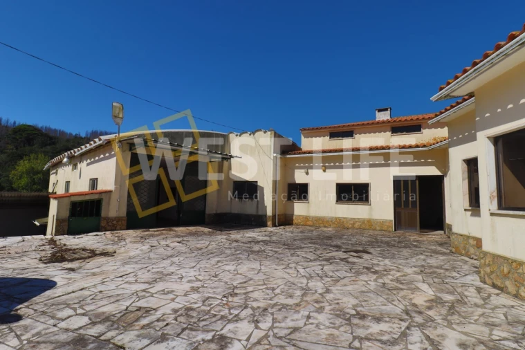 Moradia T6 para Venda em Venda do Pinheiro e Santo Estêvão das Galés Foto 2