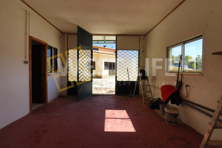 Moradia T6 para Venda em Venda do Pinheiro e Santo Estêvão das Galés Foto 5