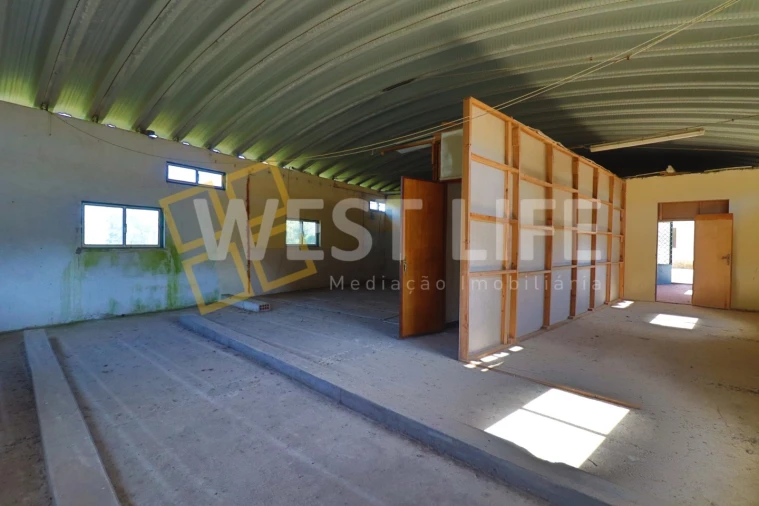 Moradia T6 para Venda em Venda do Pinheiro e Santo Estêvão das Galés Foto 8