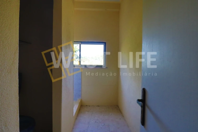 Moradia T6 para Venda em Venda do Pinheiro e Santo Estêvão das Galés Foto 9