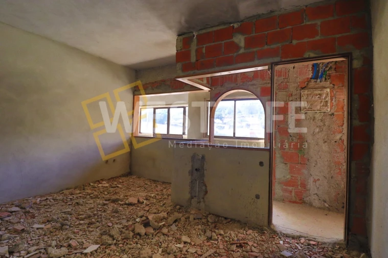 Moradia T6 para Venda em Venda do Pinheiro e Santo Estêvão das Galés Foto 15