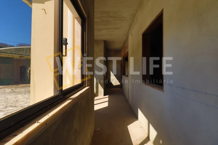 Moradia T6 para Venda em Venda do Pinheiro e Santo Estêvão das Galés Foto 19