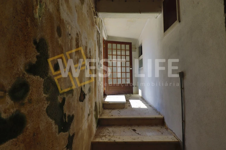 Moradia T6 para Venda em Venda do Pinheiro e Santo Estêvão das Galés Foto 31