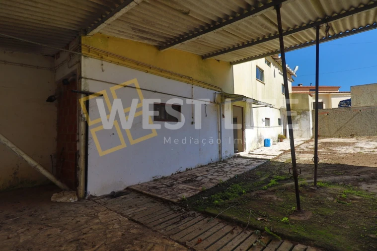 Moradia T6 para Venda em Venda do Pinheiro e Santo Estêvão das Galés Foto 32