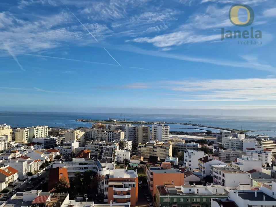 Apartamento T3 para Venda em Faro (Sé e São Pedro) Foto 1