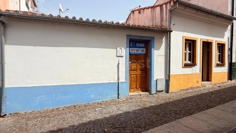 Moradia T3 para Venda em Torre de Moncorvo