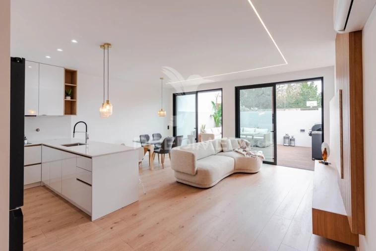 Moradia T3 para Venda em Quelfes Foto 3