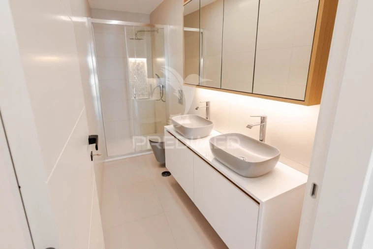 Moradia T3 para Venda em Quelfes Foto 17