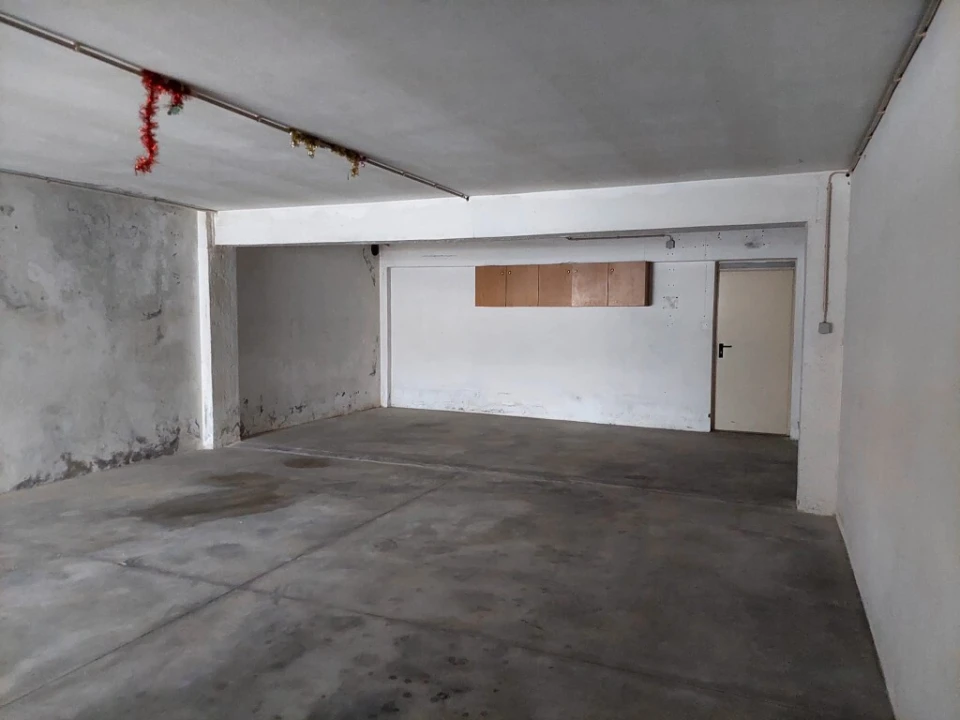 Garagem para Venda em Ferreiros, Prozelo e Besteiros Foto 3