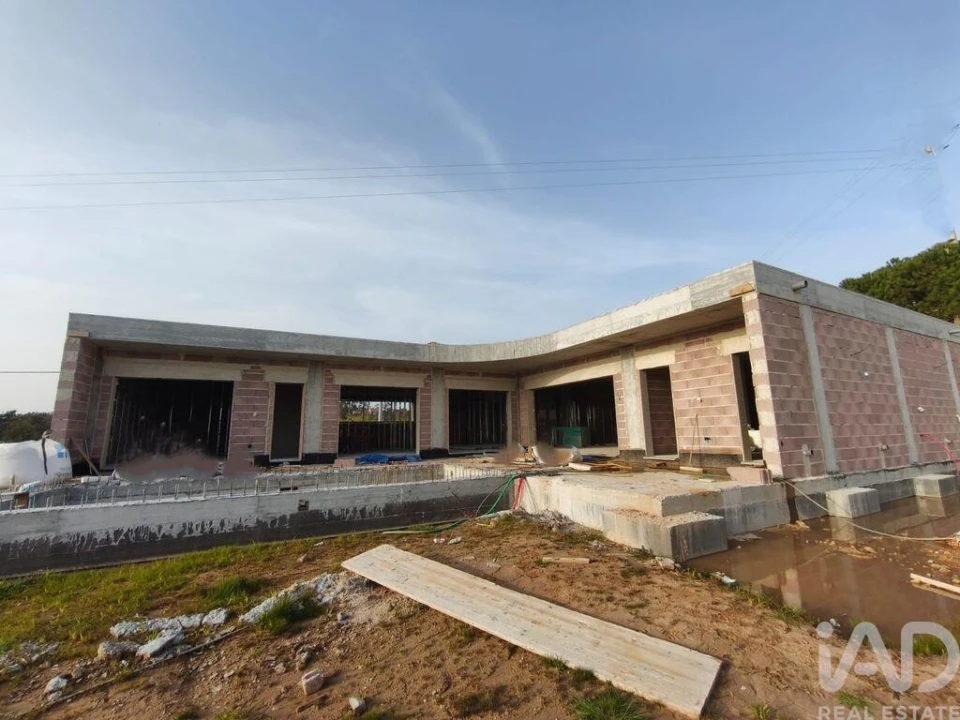 Moradia T3 para Venda em Salir de Matos Foto 14