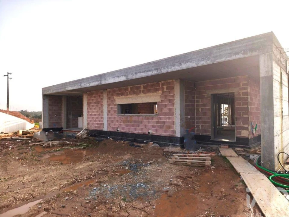 Moradia T3 para Venda em Salir de Matos Foto 10