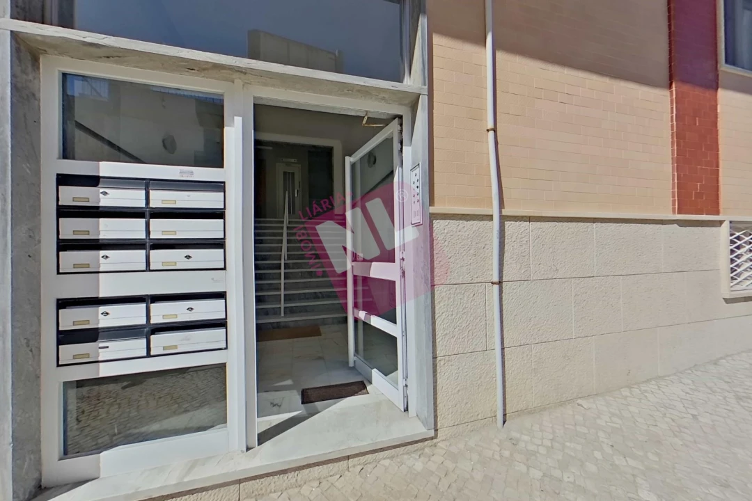 Apartamento T1 para Venda em Costa da Caparica Foto 5