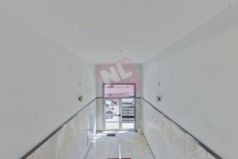 Apartamento T1 para Venda em Costa da Caparica Foto 7