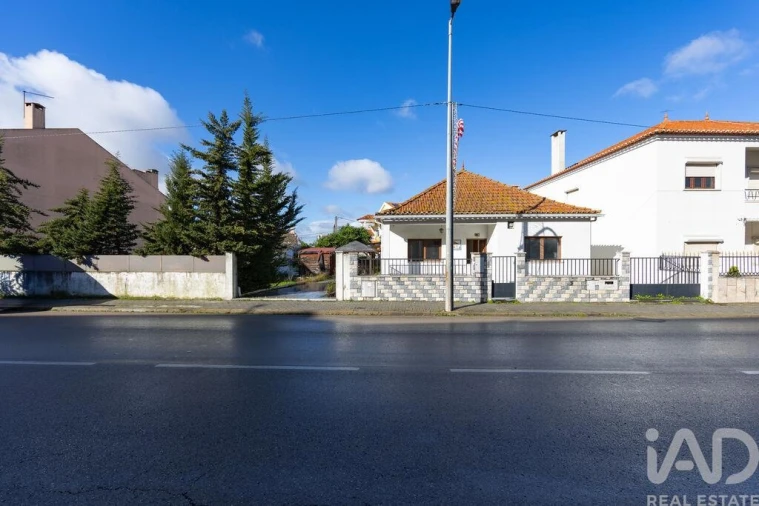 Moradia T3 para Venda em Amora Foto 1