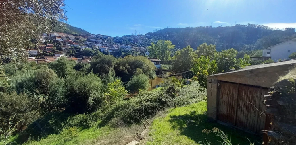 Terreno para Venda em Ceira Foto 2