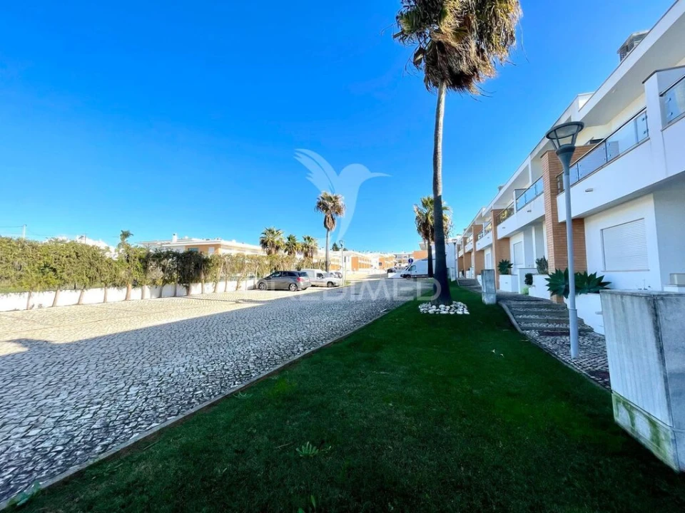 Moradia T2 para Venda em Albufeira e Olhos de Água Foto 2