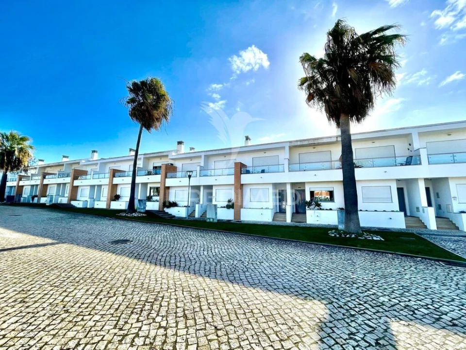 Moradia T2 para Venda em Albufeira e Olhos de Água Foto 1