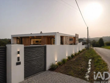 Moradia T3 para Venda em Salir de Matos