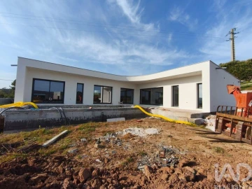 Moradia T3 para Venda em Salir de Matos