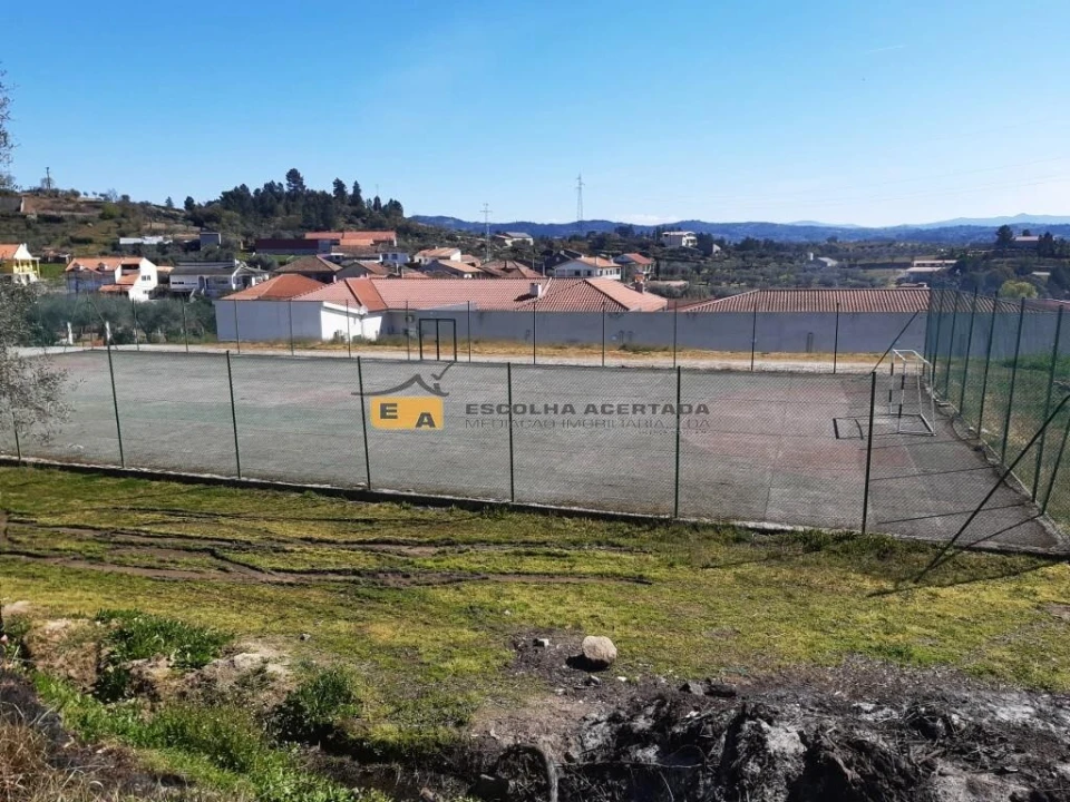 Moradia T3 para Venda em São Pedro Velho Foto 4