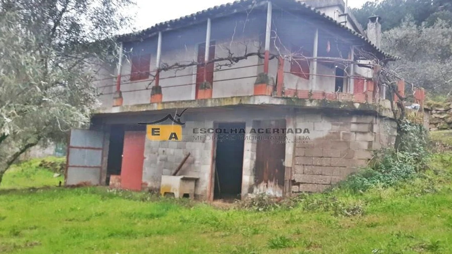 Moradia T3 para Venda em São Pedro Velho