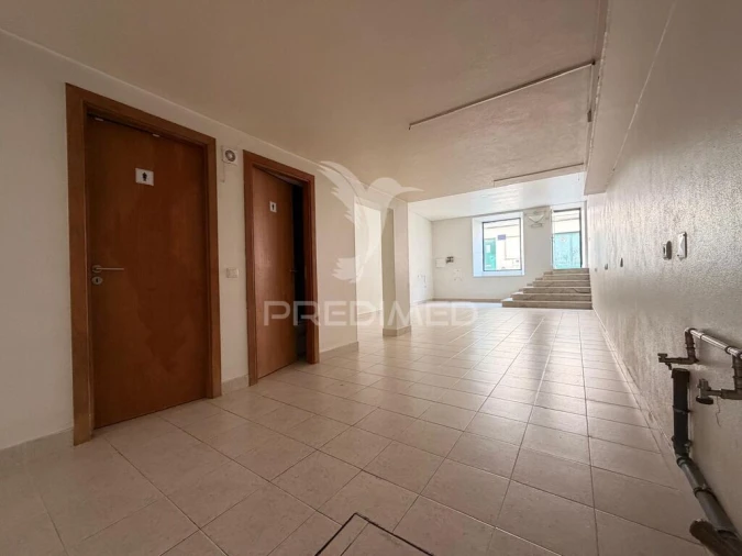 Loja para Arrendamento em Palmela Foto 2