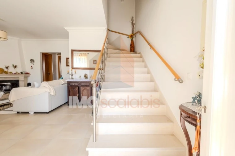 Moradia T4 para Venda em A dos Francos Foto 4