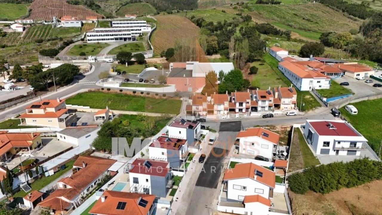 Moradia T4 para Venda em A dos Francos Foto 37