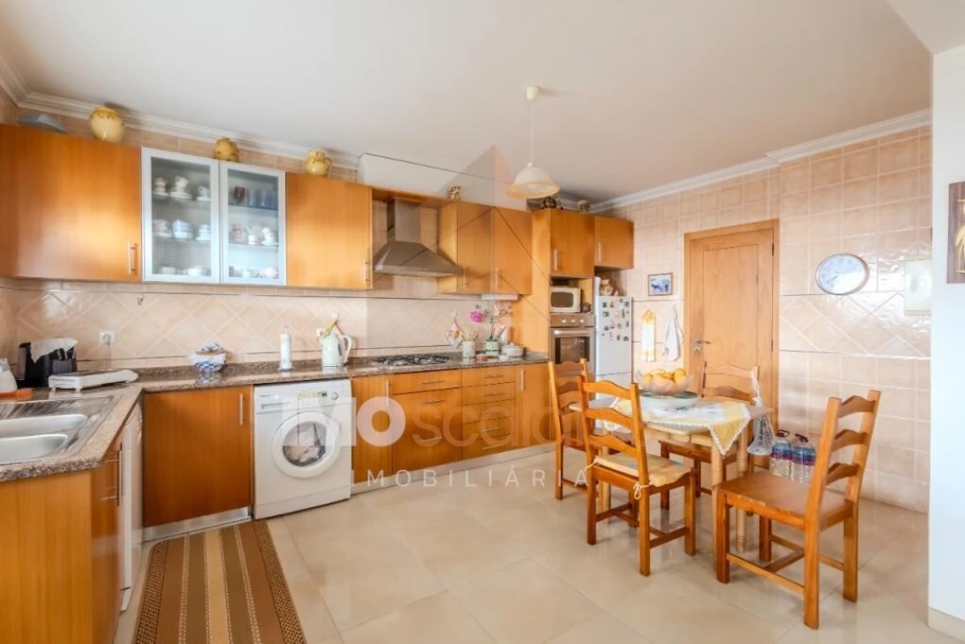 Moradia T4 para Venda em A dos Francos Foto 8