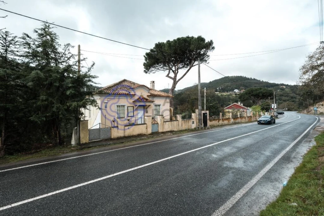 Moradia T5 para Venda em Lousa Foto 4