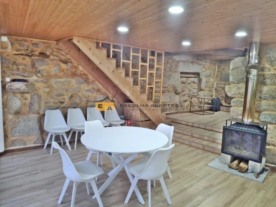 Moradia T4 para Venda em Loivos e Póvoa de Agrações Foto 3