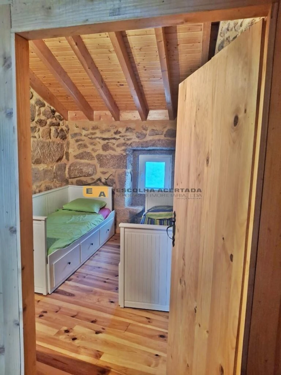 Moradia T4 para Venda em Loivos e Póvoa de Agrações Foto 11