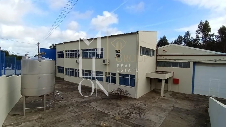 Armazém para Venda em Pedroso e Seixezelo