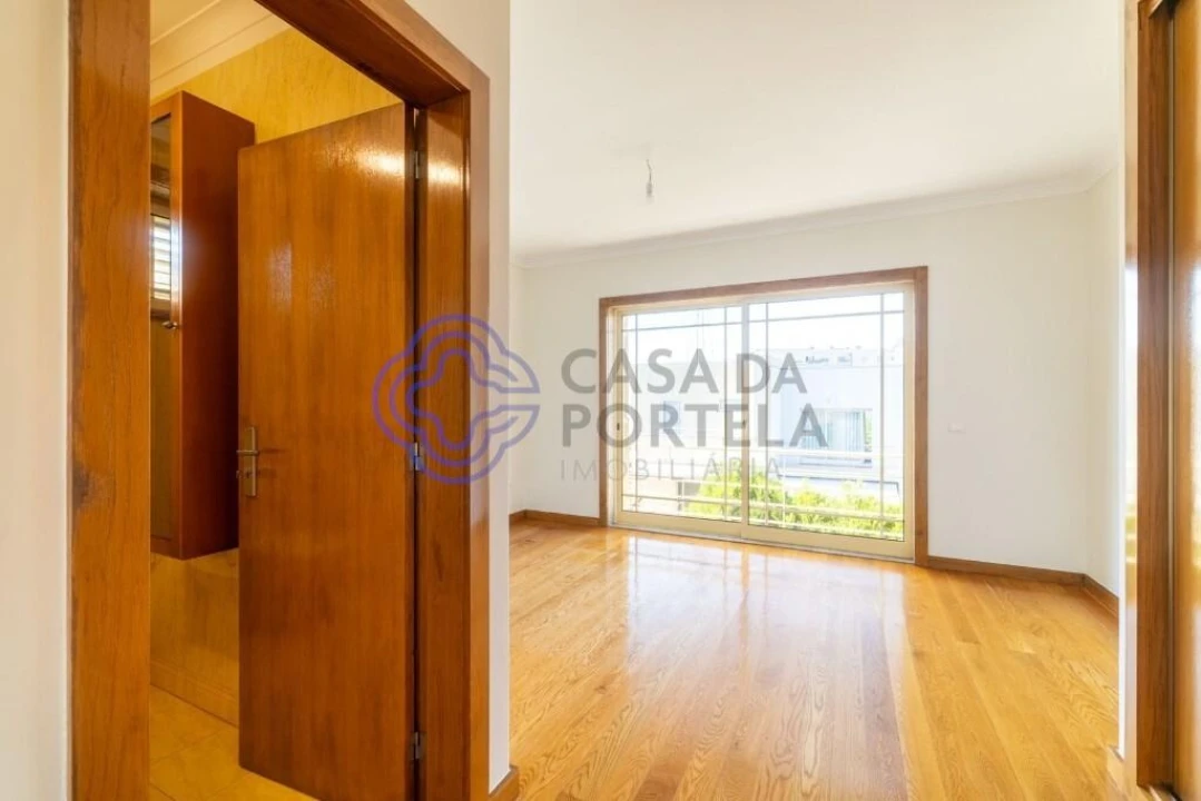 Moradia T3 para Venda em Cidade da Maia Foto 12