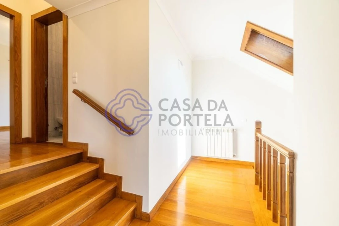 Moradia T3 para Venda em Cidade da Maia Foto 11
