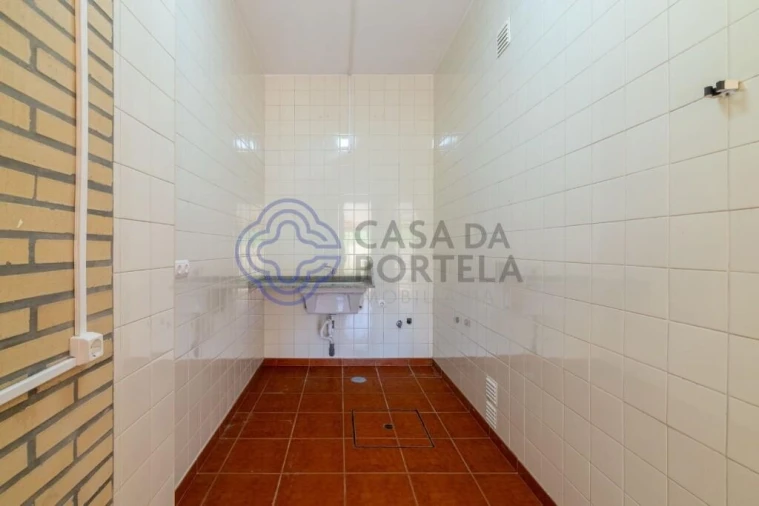 Moradia T3 para Venda em Cidade da Maia Foto 35