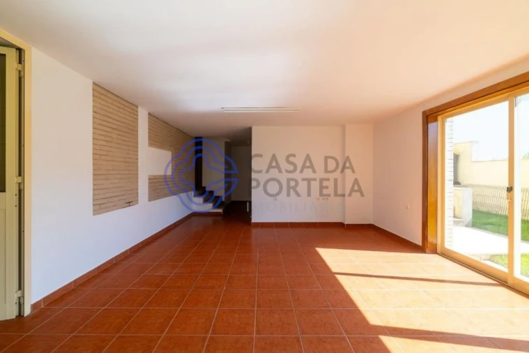 Moradia T3 para Venda em Cidade da Maia Foto 33