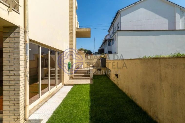Moradia T3 para Venda em Cidade da Maia Foto 42